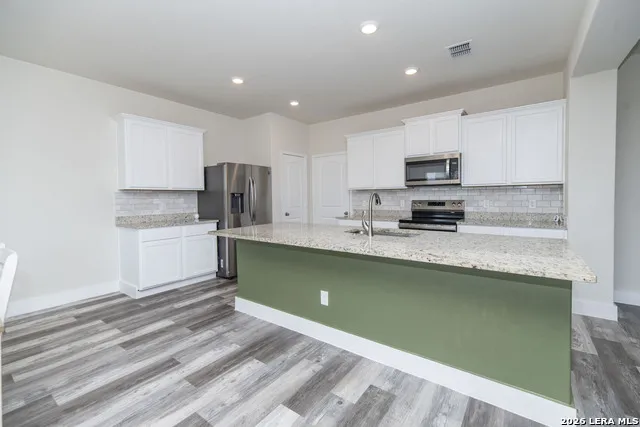 15131 JETFIRE PT Von Ormy, TX 78073