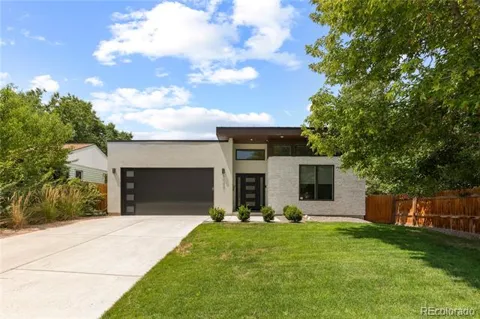 2901 S Bellaire Street