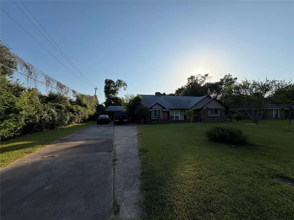 401 Southern Oaks Drive Lake Jackson, TX 77566