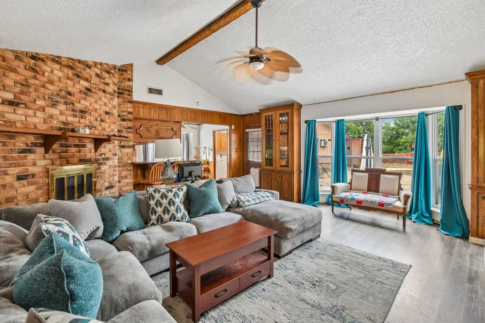 401 Southern Oaks Drive Lake Jackson, TX 77566