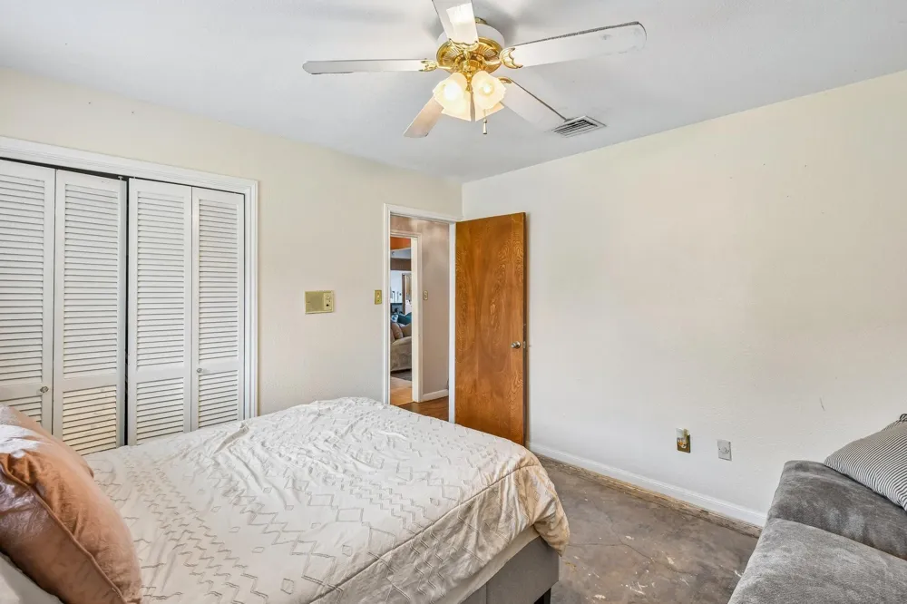 401 Southern Oaks Drive Lake Jackson, TX 77566