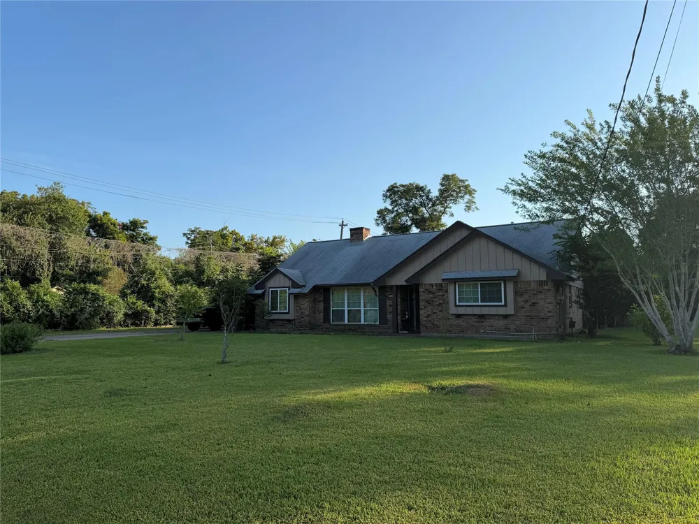 401 Southern Oaks Drive Lake Jackson, TX 77566