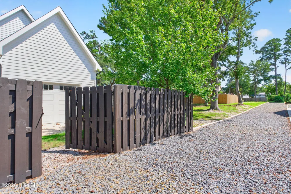 1107 Caswell Avenue Southport, NC 28461