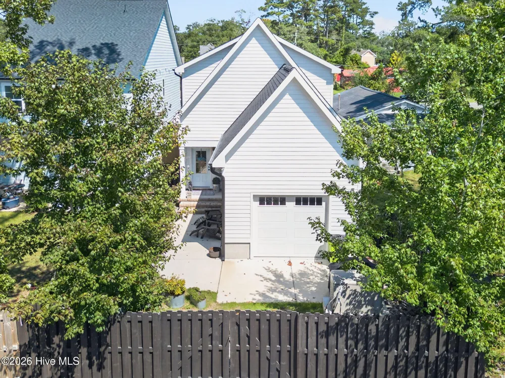 1107 Caswell Avenue Southport, NC 28461
