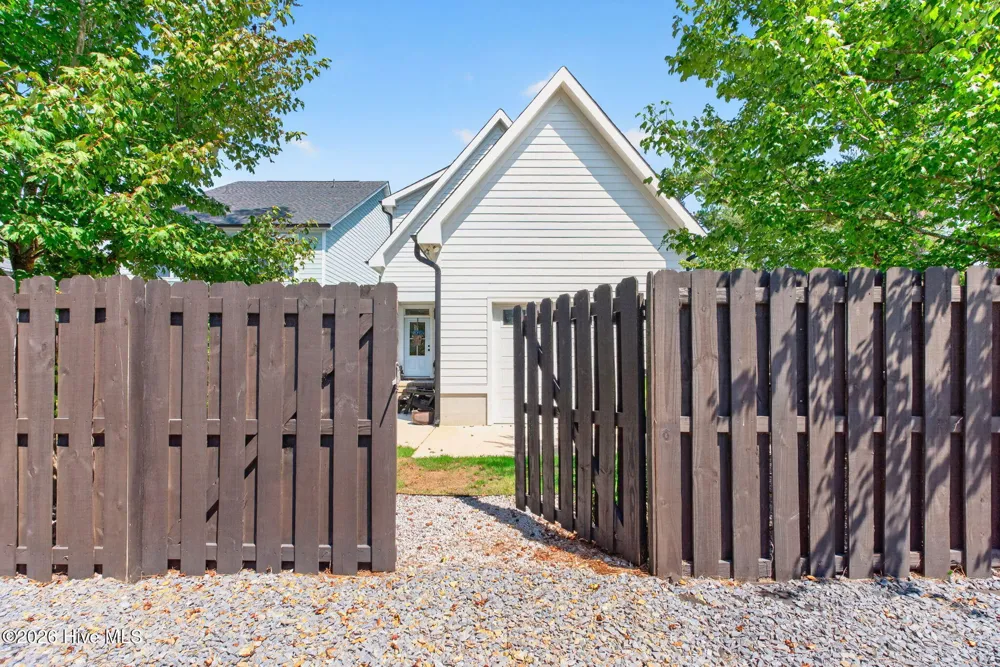 1107 Caswell Avenue Southport, NC 28461