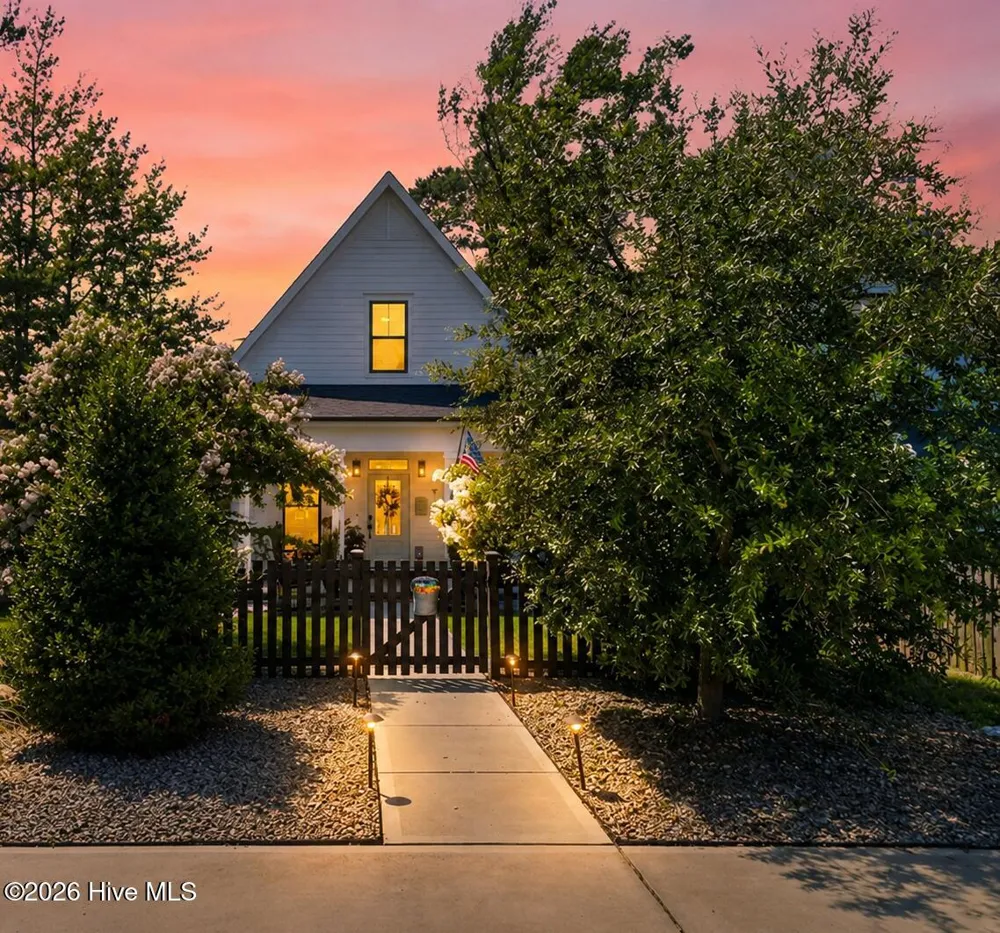 1107 Caswell Avenue Southport, NC 28461