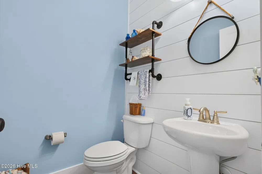 1107 Caswell Avenue Southport, NC 28461