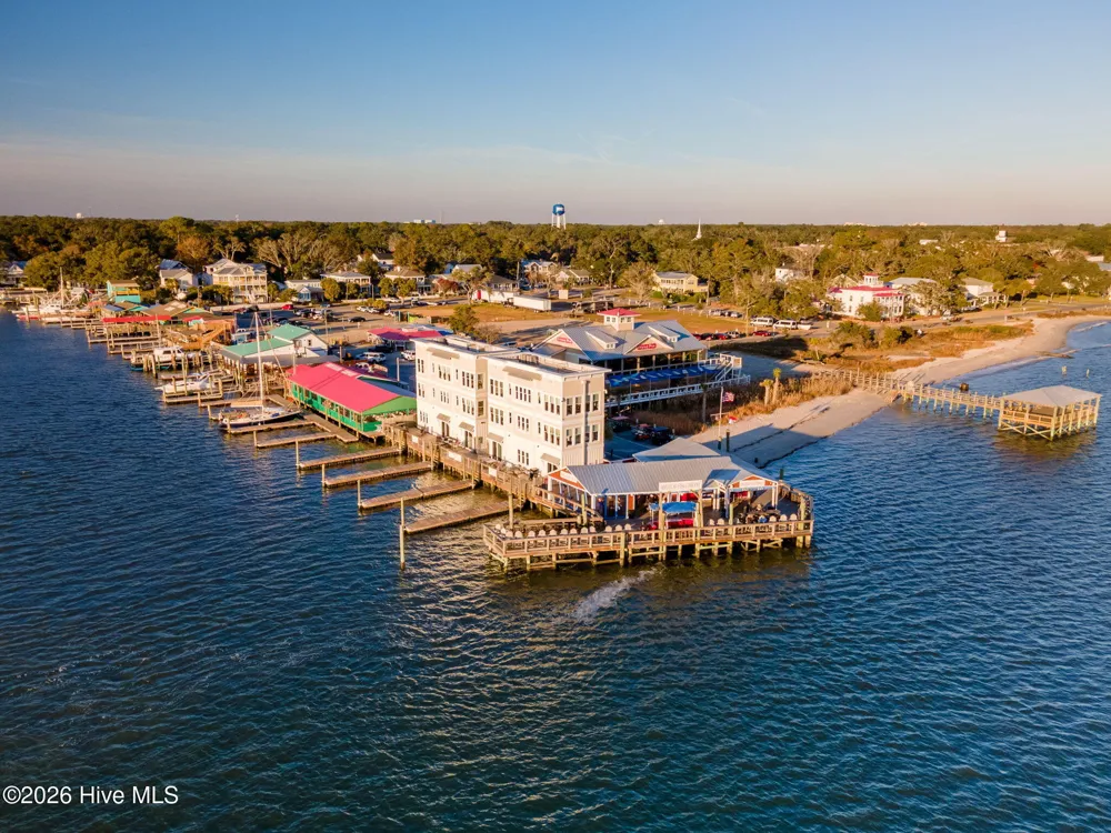1107 Caswell Avenue Southport, NC 28461