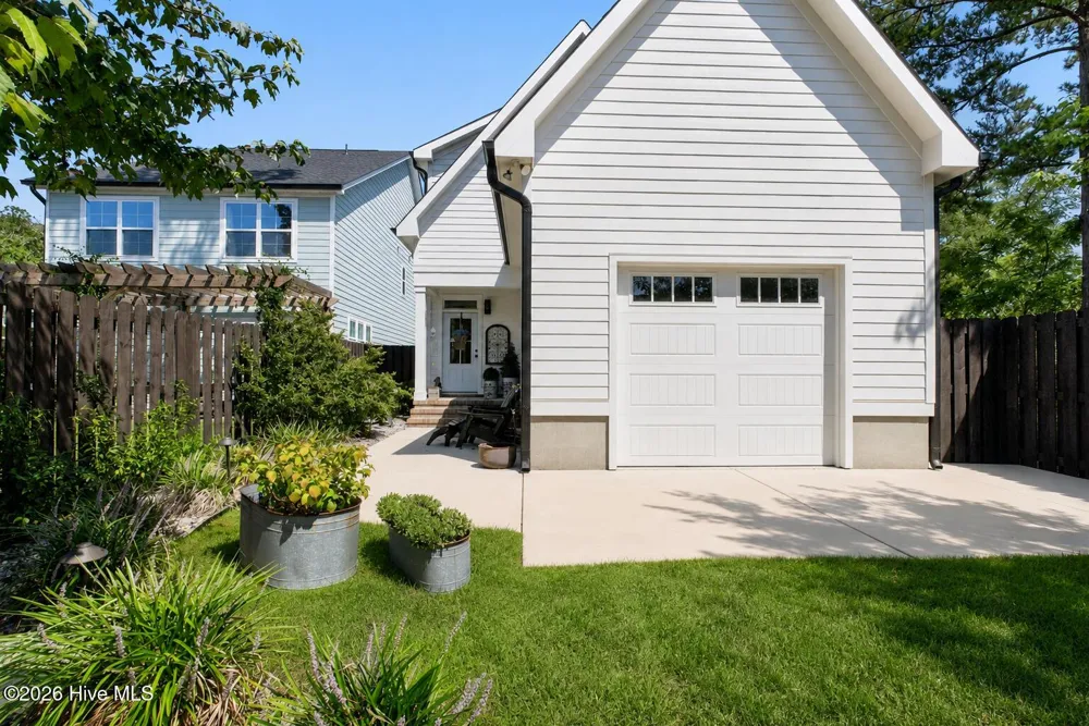 1107 Caswell Avenue Southport, NC 28461