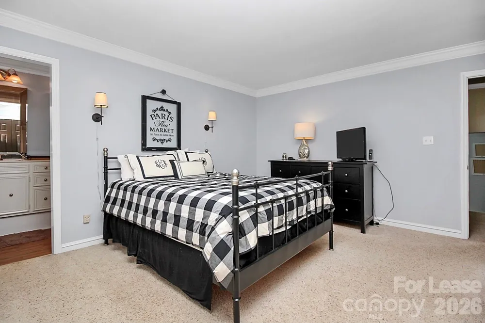 1907 Charlotte Drive Charlotte, NC 28203