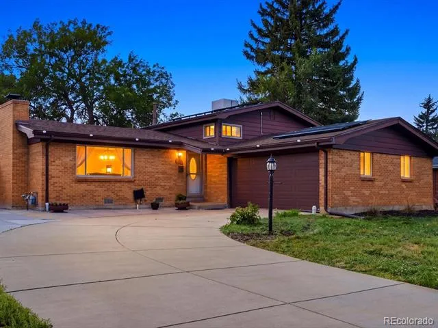 205 Tucson Street Aurora, CO 80011