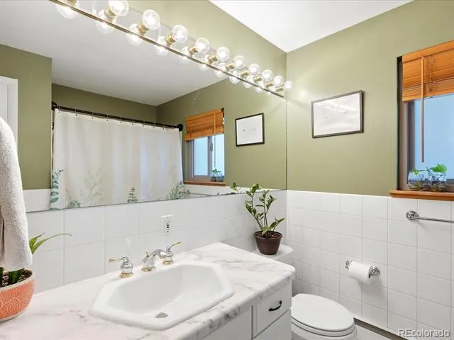 205 Tucson Street Aurora, CO 80011