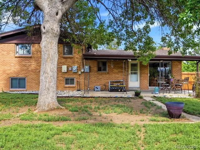 205 Tucson Street Aurora, CO 80011