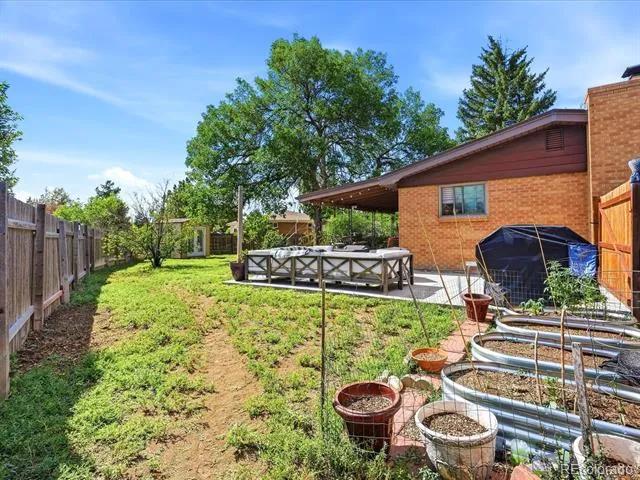 205 Tucson Street Aurora, CO 80011