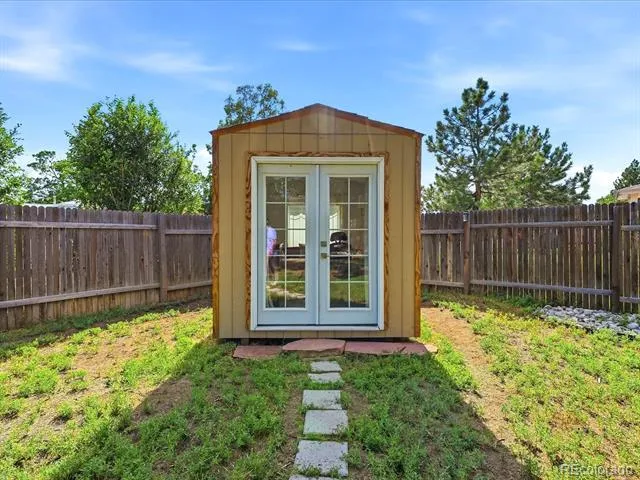 205 Tucson Street Aurora, CO 80011