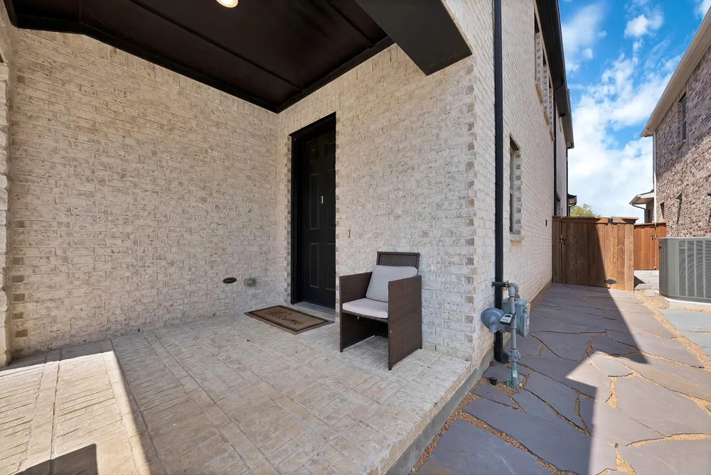 2585 Four Roses Drive Lewisville, TX 75056