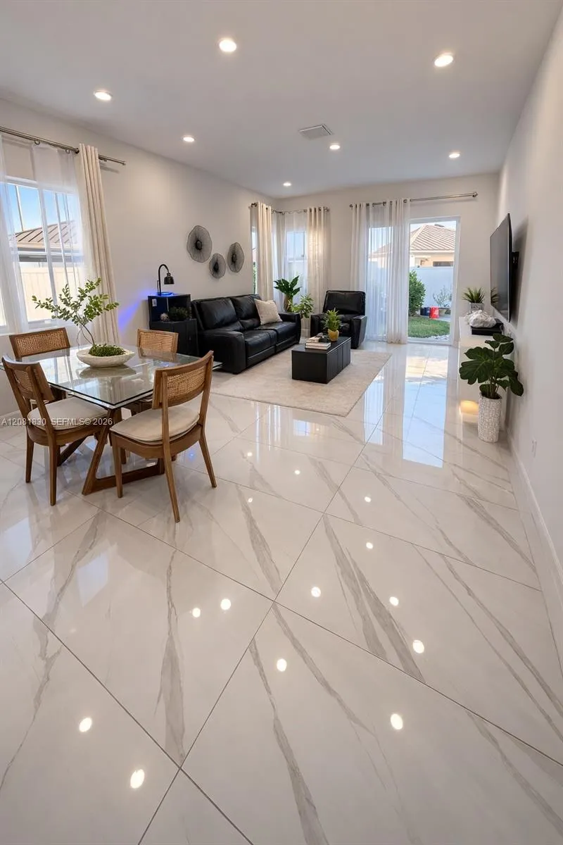 22255 SW 132 Ave Miami, FL 33170