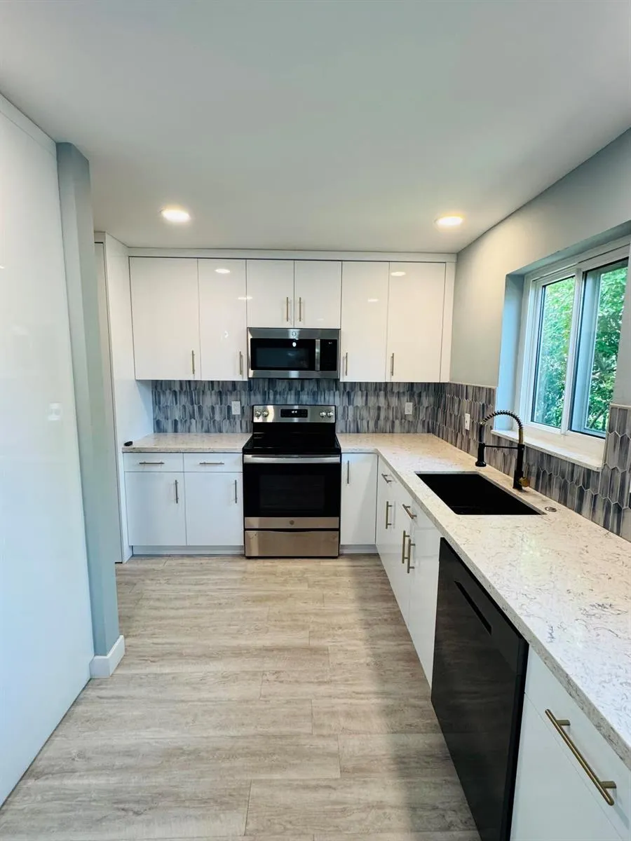 2171 NE 62ND COURT Fort Lauderdale, FL 33308