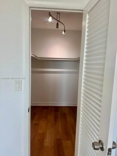 1455 Treasure Dr #4M North Bay Village, FL 33141
