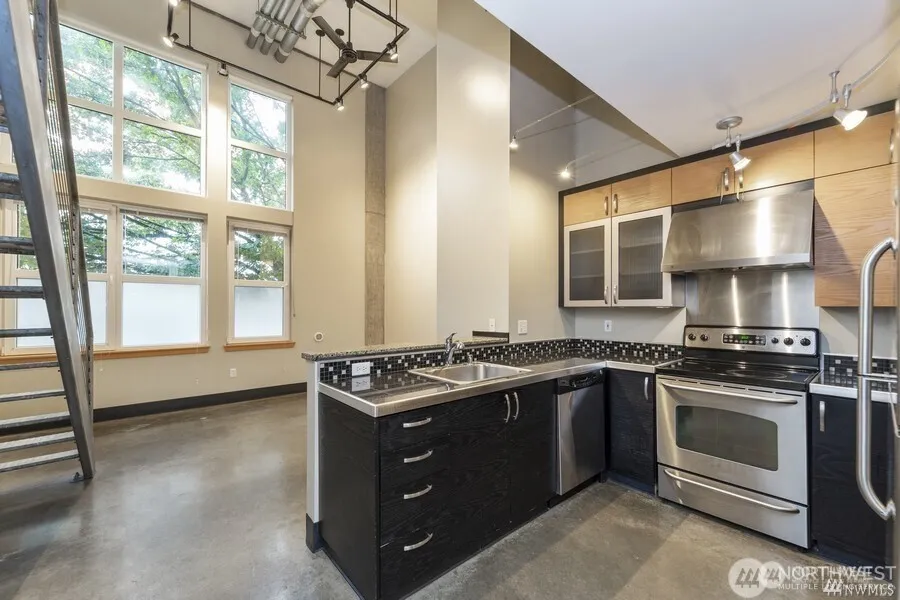 2440 Western Avenue #201 Seattle, WA 98121