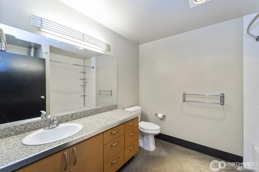 2440 Western Avenue #201 Seattle, WA 98121