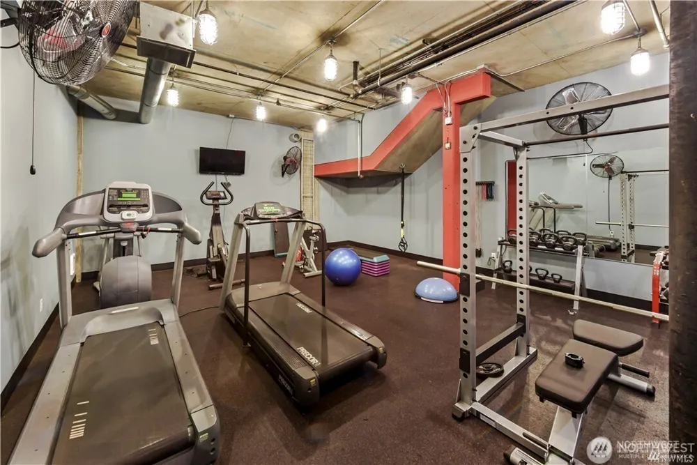 2440 Western Avenue #201 Seattle, WA 98121