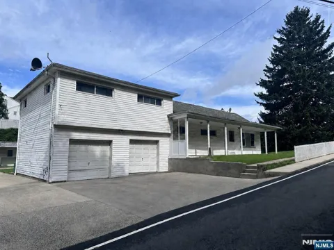 60 Mountain Avenue Front