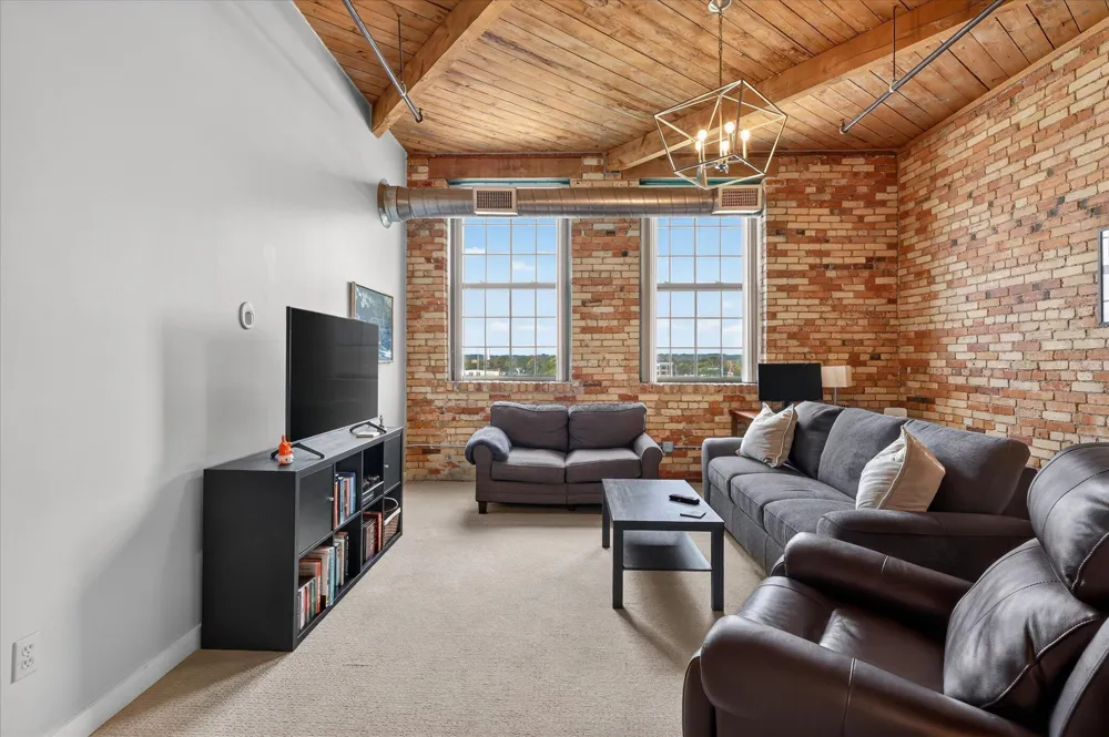 940 Monroe Avenue NW #462 Grand Rapids, MI 49503