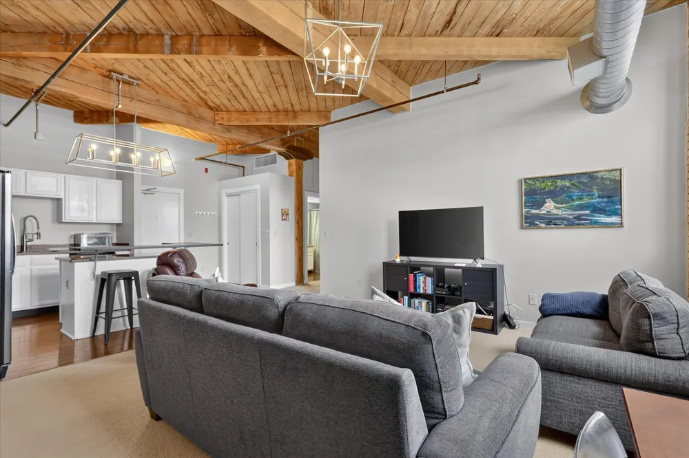 940 Monroe Avenue NW #462 Grand Rapids, MI 49503