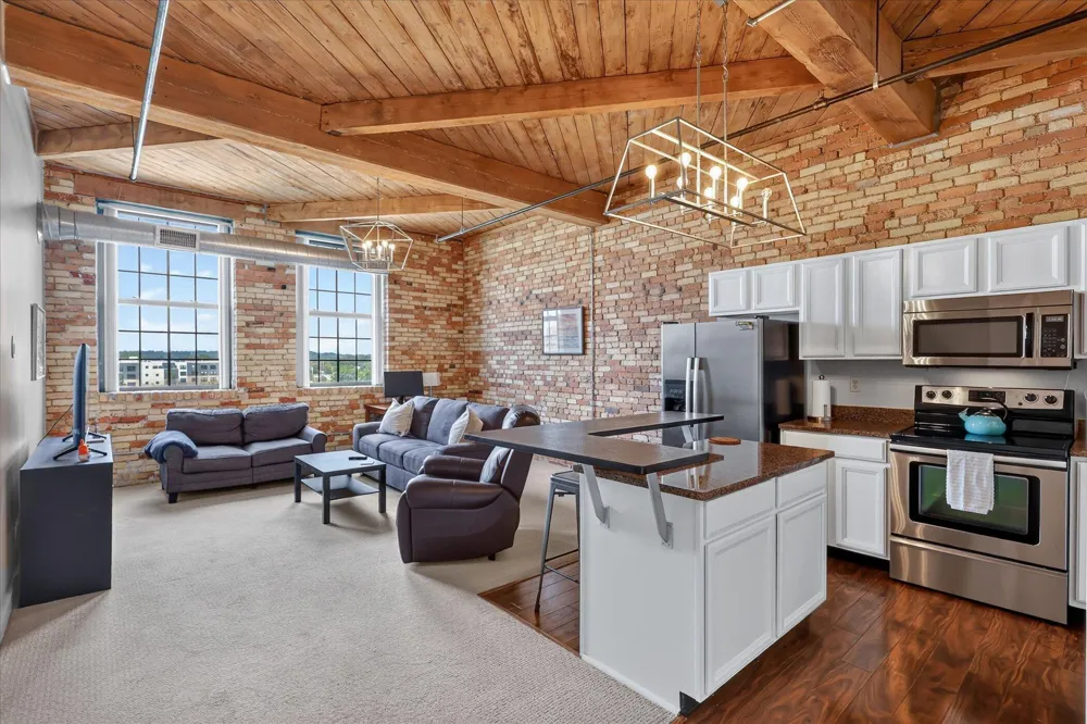 940 Monroe Avenue NW #462 Grand Rapids, MI 49503