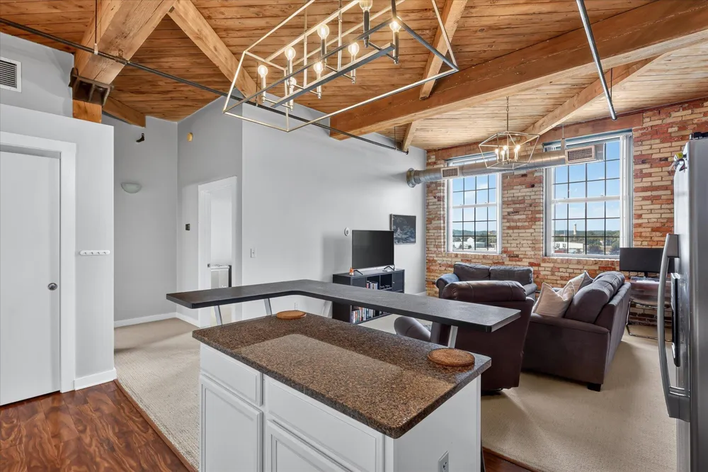 940 Monroe Avenue NW #462 Grand Rapids, MI 49503