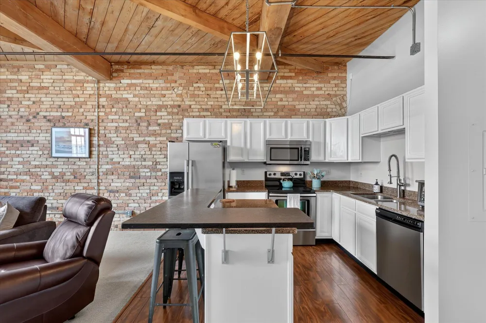 940 Monroe Avenue NW #462 Grand Rapids, MI 49503