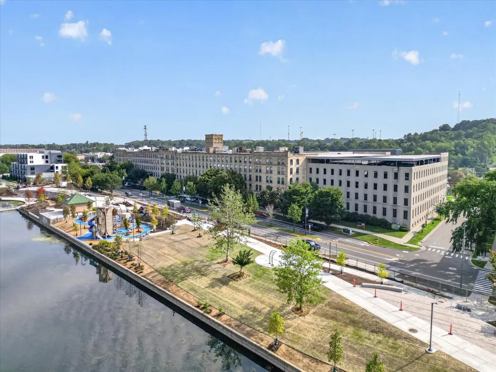 940 Monroe Avenue NW #462 Grand Rapids, MI 49503