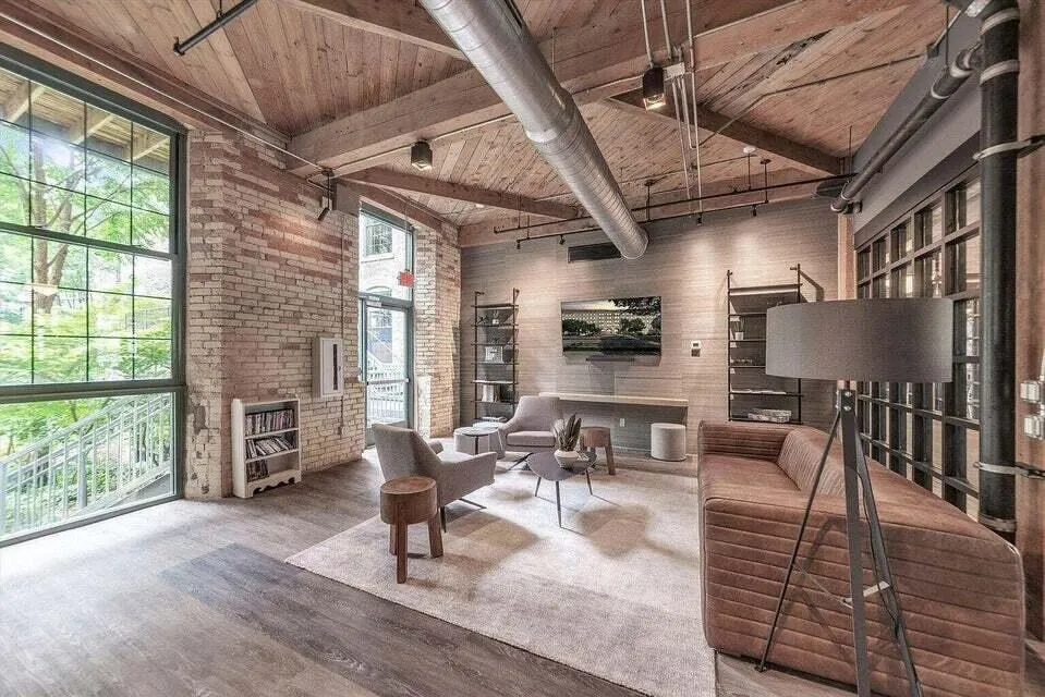 940 Monroe Avenue NW #462 Grand Rapids, MI 49503