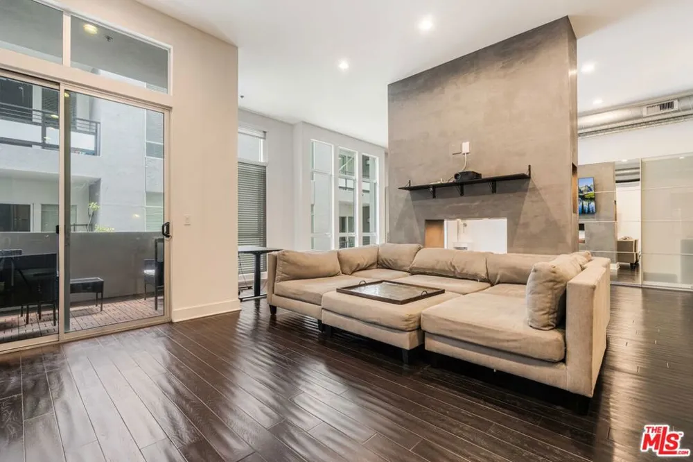 13320 Beach Avenue #207 Los Angeles, CA 90292