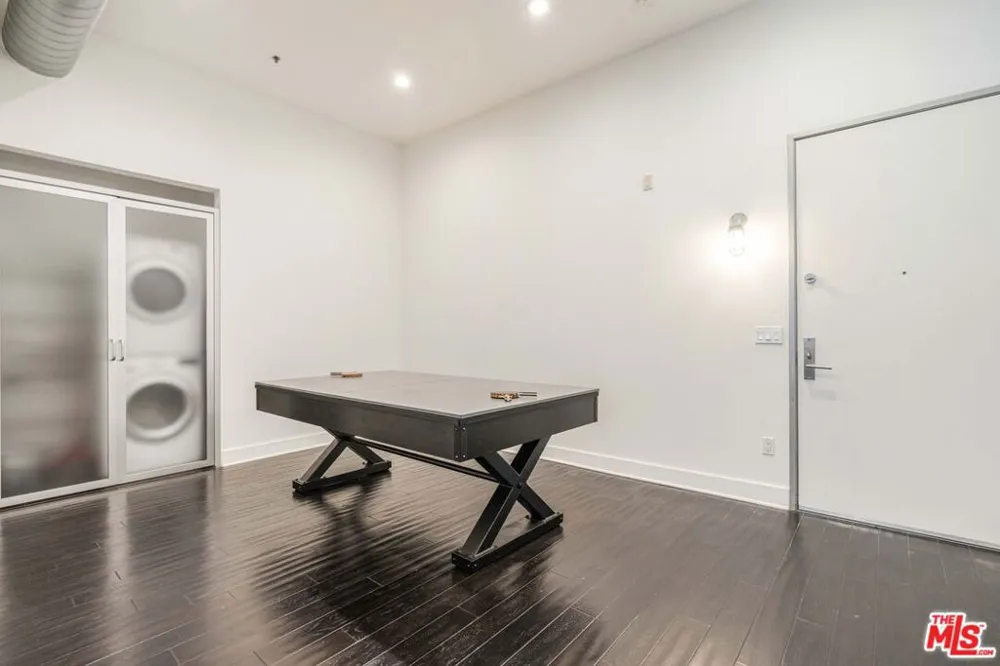 13320 Beach Avenue #207 Los Angeles, CA 90292