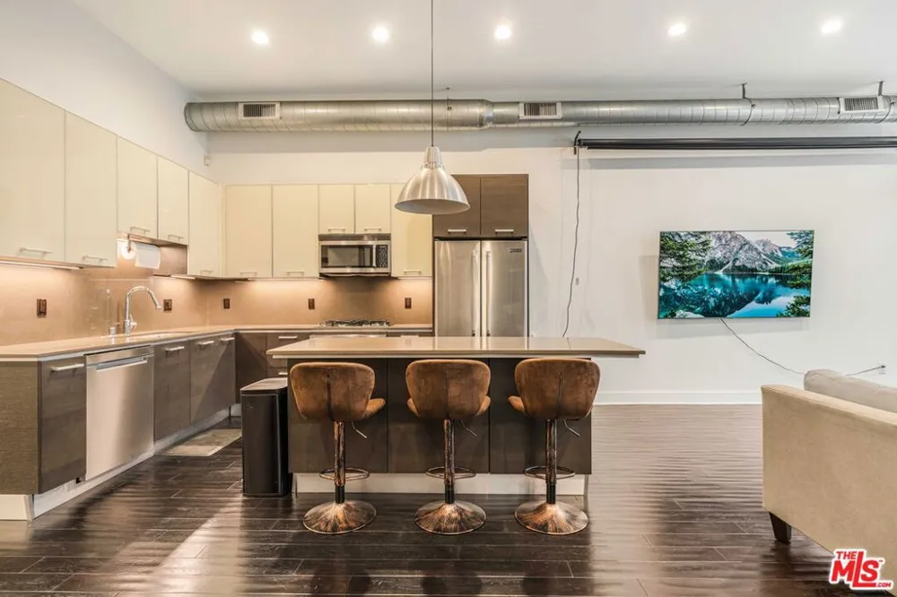 13320 Beach Avenue #207 Los Angeles, CA 90292