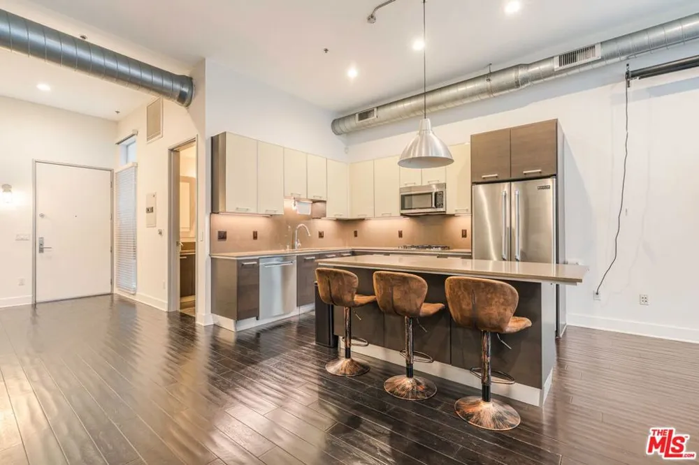 13320 Beach Avenue #207 Los Angeles, CA 90292
