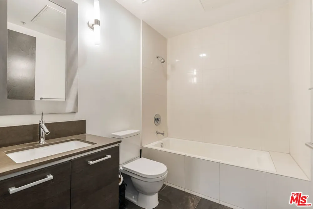 13320 Beach Avenue #207 Los Angeles, CA 90292