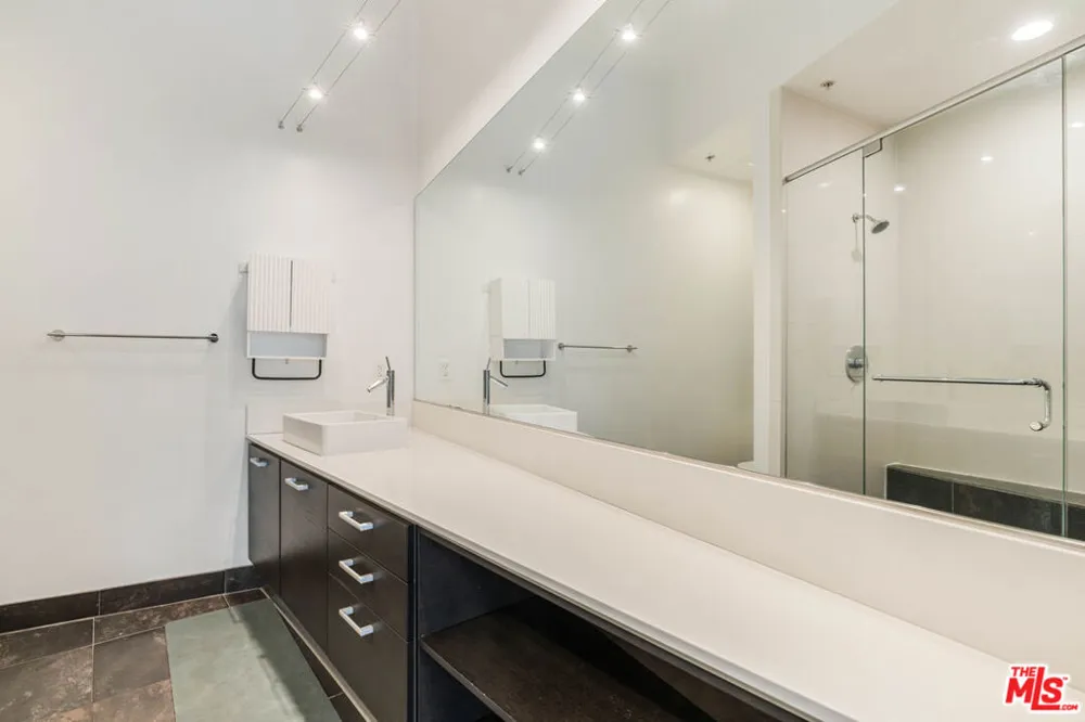 13320 Beach Avenue #207 Los Angeles, CA 90292