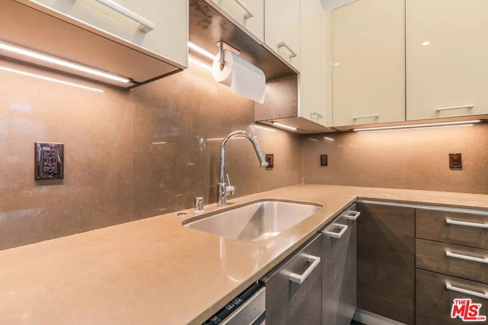 13320 Beach Avenue #207 Los Angeles, CA 90292