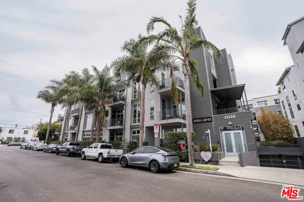 13320 Beach Avenue #207 Los Angeles, CA 90292