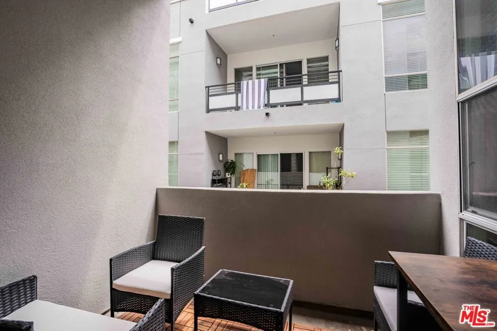 13320 Beach Avenue #207 Los Angeles, CA 90292