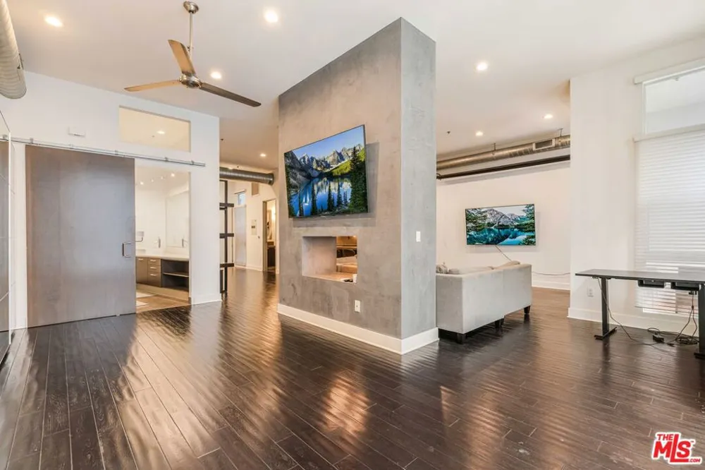 13320 Beach Avenue #207 Los Angeles, CA 90292
