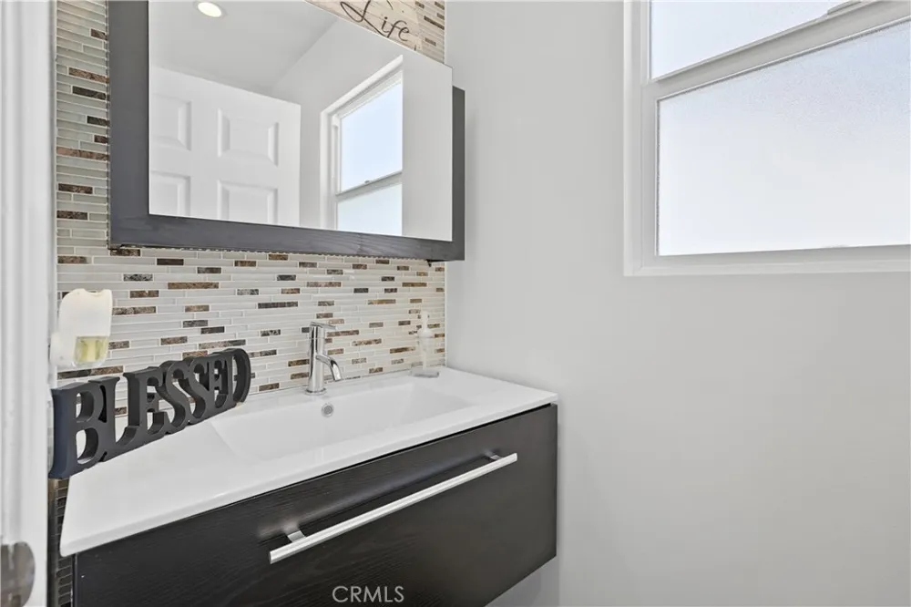2911 S Pacific San Pedro, CA 90731