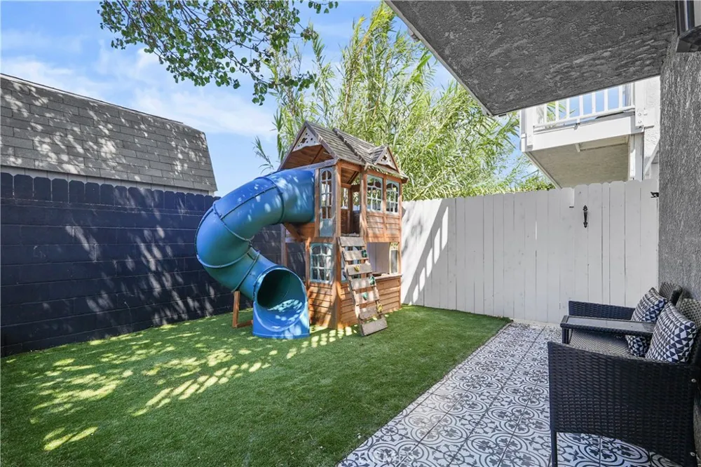 2911 S Pacific San Pedro, CA 90731