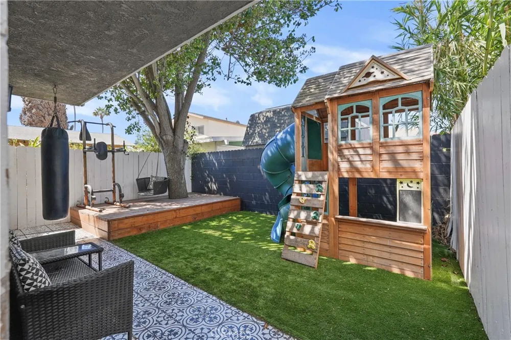 2911 S Pacific San Pedro, CA 90731