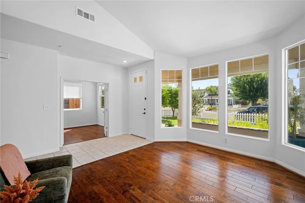 7101 Oso Avenue #14 Winnetka, CA 91306