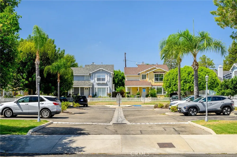 7101 Oso Avenue #14 Winnetka, CA 91306