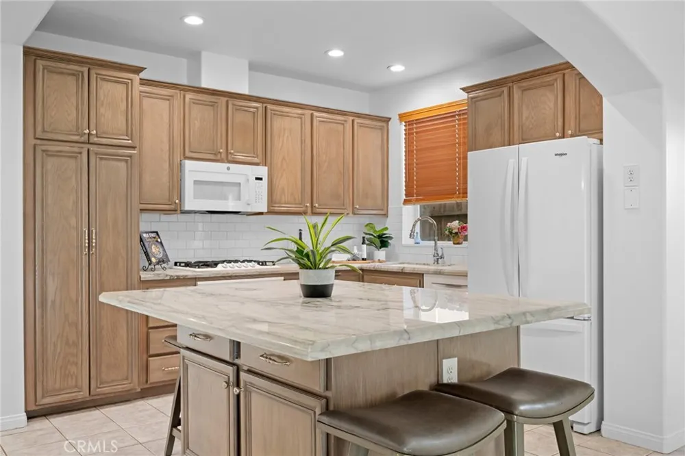 7101 Oso Avenue #14 Winnetka, CA 91306